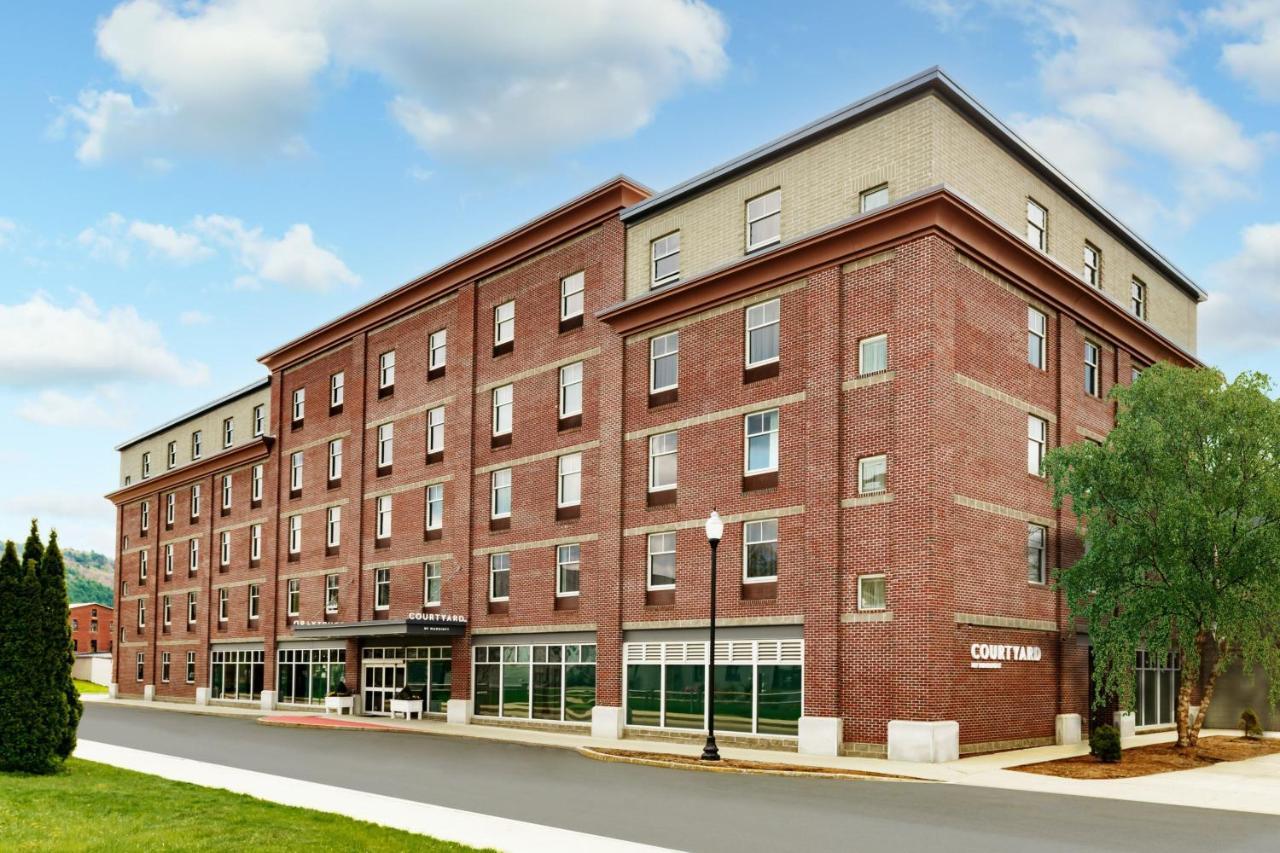 Courtyard Keene Downtown Екстер'єр фото