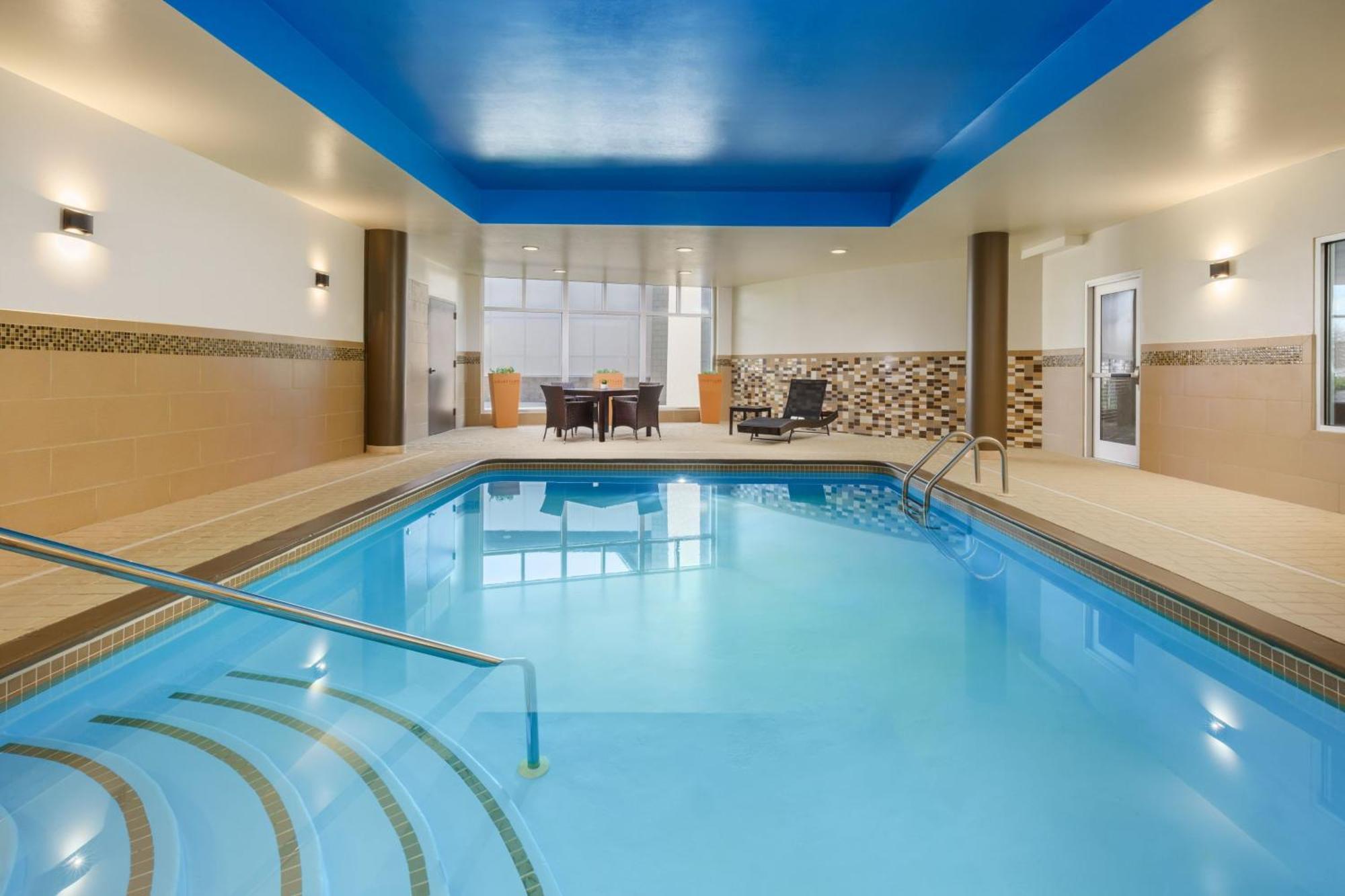 Courtyard Keene Downtown Екстер'єр фото