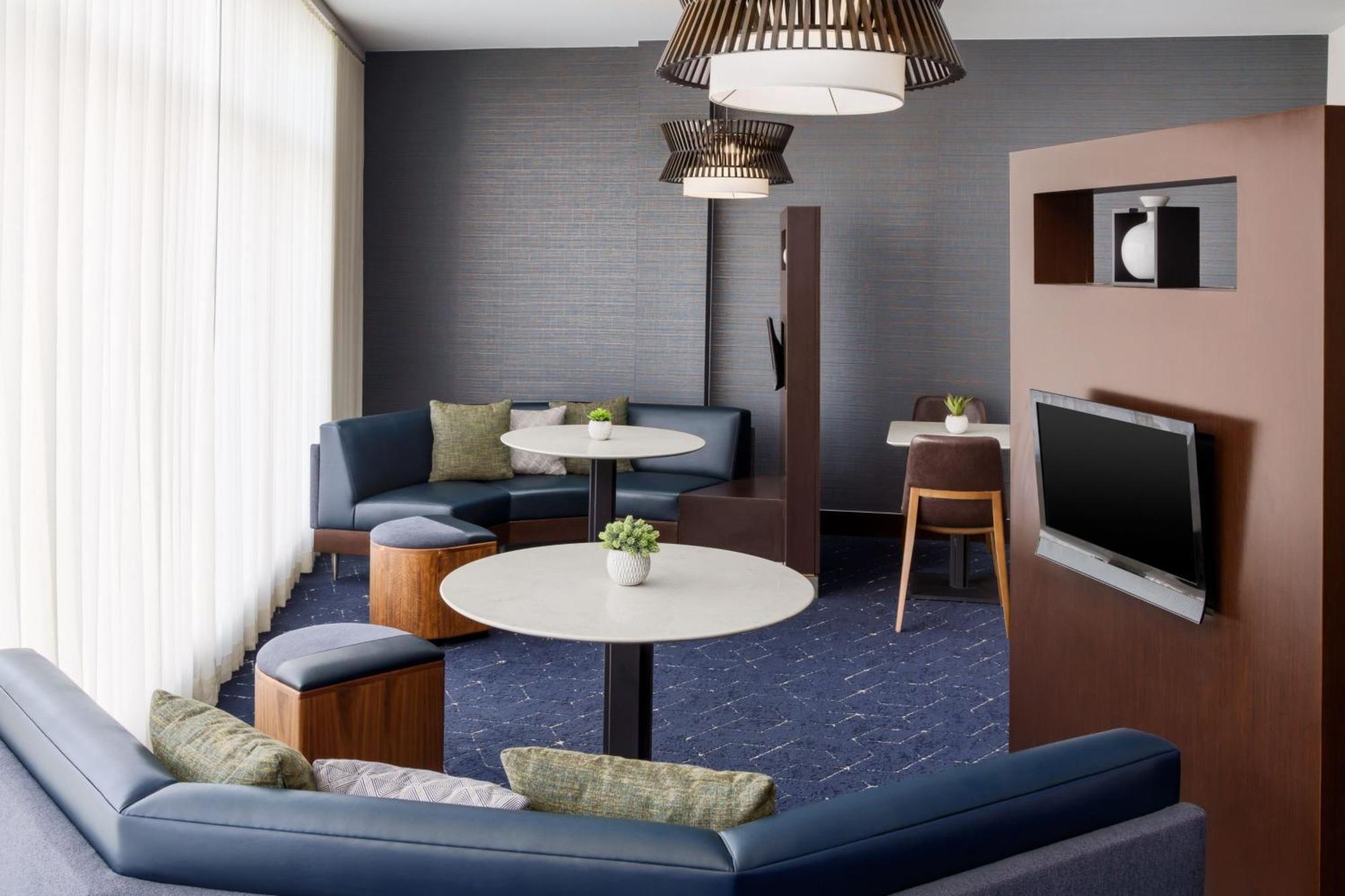 Courtyard Keene Downtown Екстер'єр фото