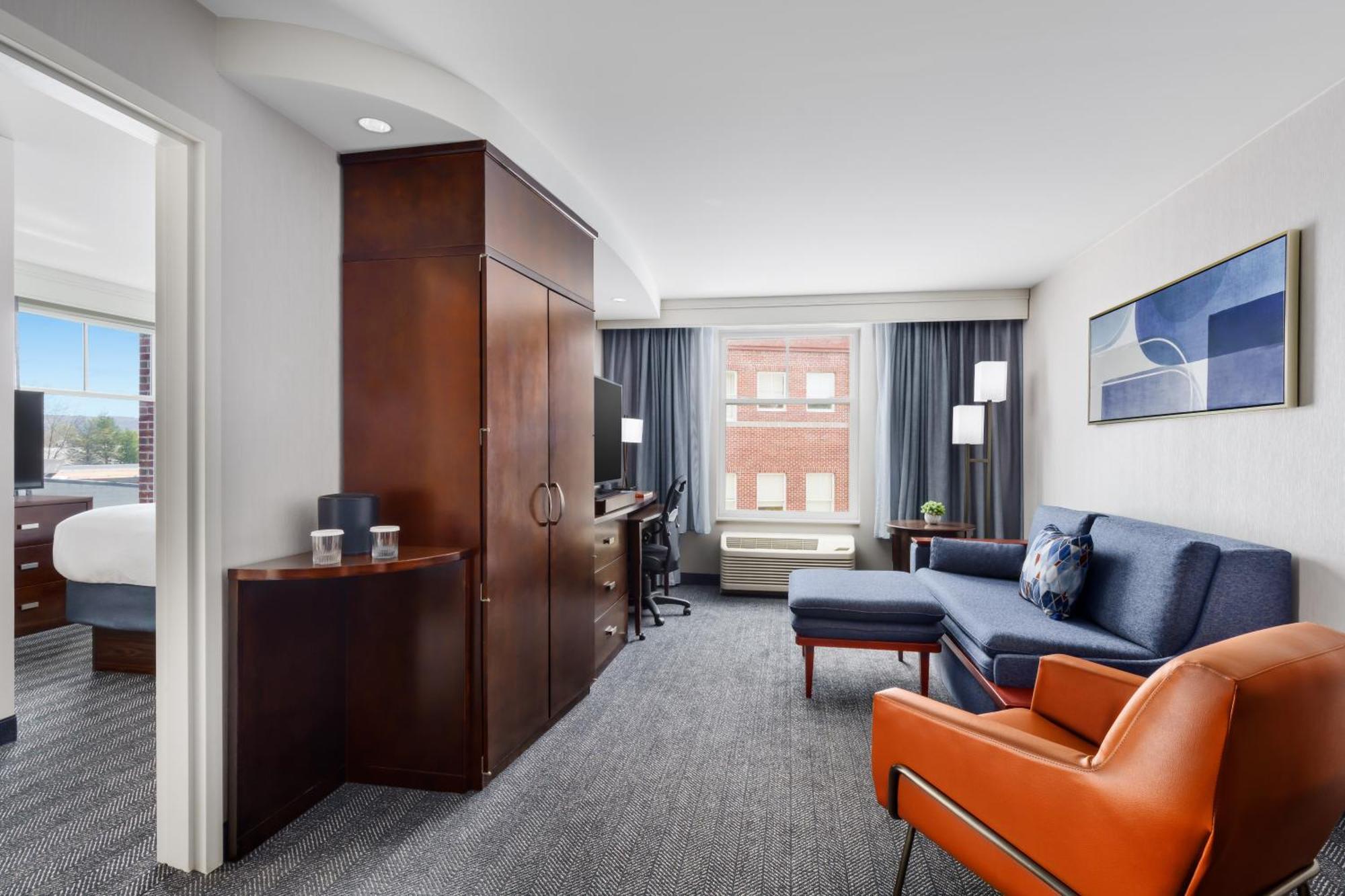 Courtyard Keene Downtown Екстер'єр фото