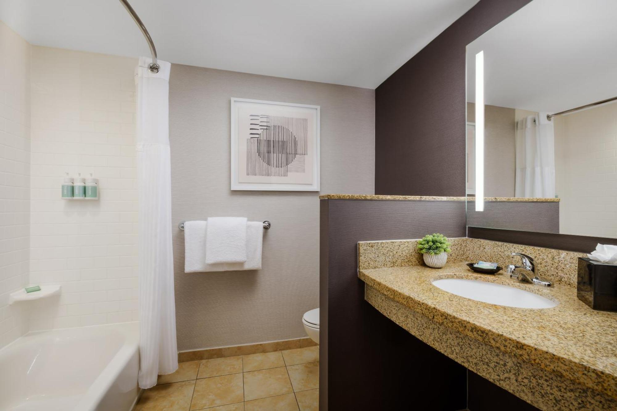 Courtyard Keene Downtown Екстер'єр фото