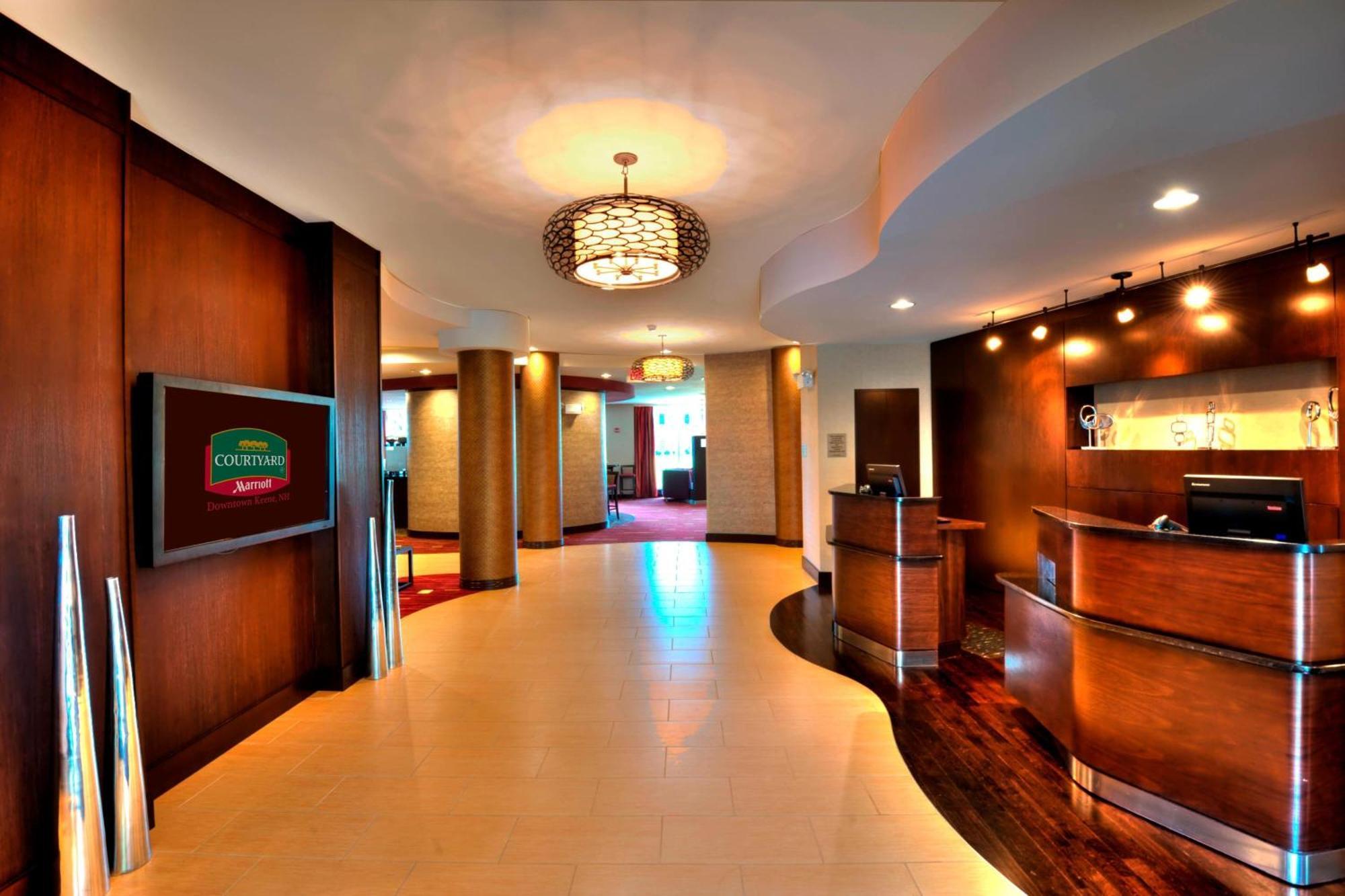 Courtyard Keene Downtown Екстер'єр фото