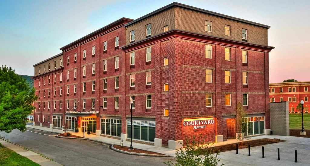 Courtyard Keene Downtown Екстер'єр фото